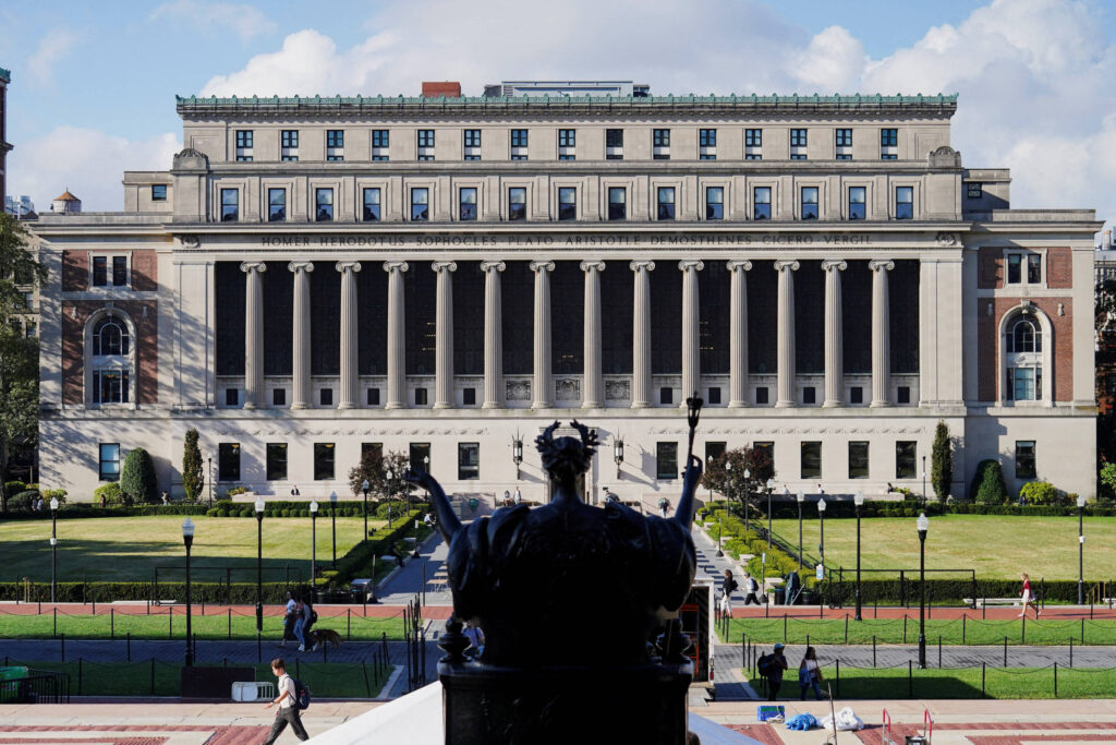 Governo Trump propõe taxa de cerca de R$ 350 mil para estudantes estrangeiros trabalharem nos EUA