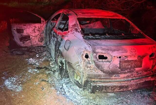 Corpo carbonizado é encontrado em carro queimado na fronteira com o Paraguai