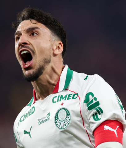 Palmeiras vence o Athletico-PR fora de casa e assume a liderança provisória do Brasileirão
