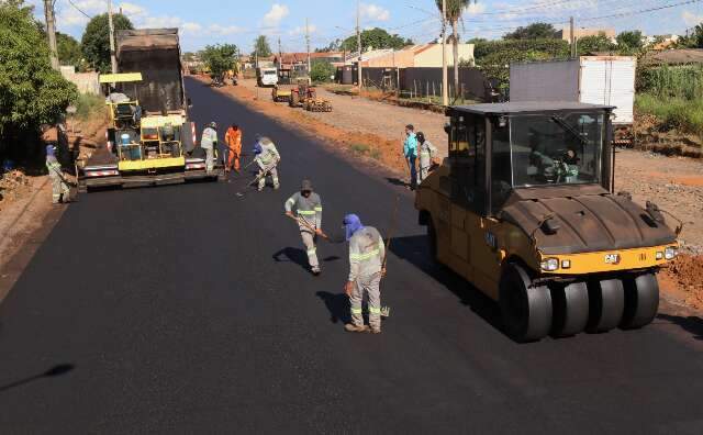 Asfalto e drenagem de R$ 22 milhões vão alcançar 43 ruas em cinco bairros