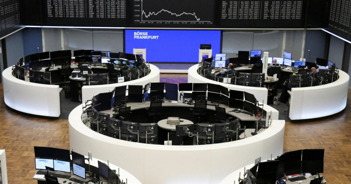 Bolsas da Europa fecham em baixa pressionadas por déficit e avanço do petróleo