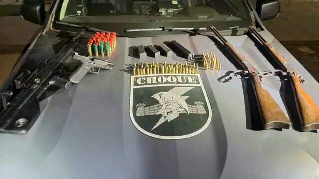 Motorista suspeito de importunação e salto de passageira já havia sido preso com armas