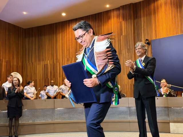 Ministro Eloy Terena recebe comenda em Campo Grande e destaca atuação indígena