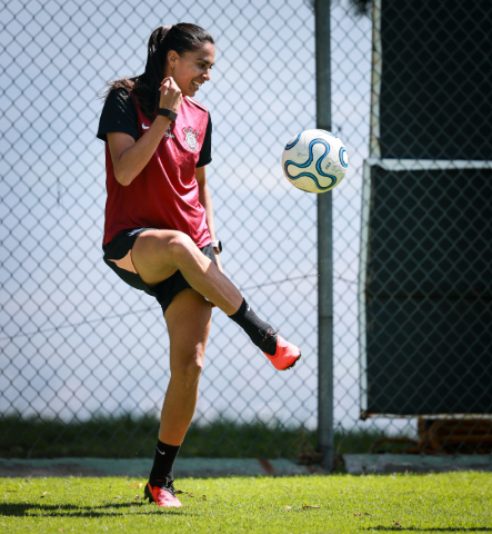 Corinthians e Cruzeiro decidem a Libertadores Feminina neste sábado