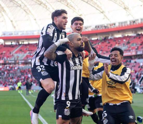 São Paulo e Santos fazem clássico atrasado pelo Brasileirão nesta sexta-feira