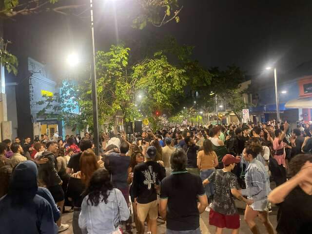Bares tradicionais encerram atividades e deixam incerteza sobre a vida noturna na Rua 14 de Julho