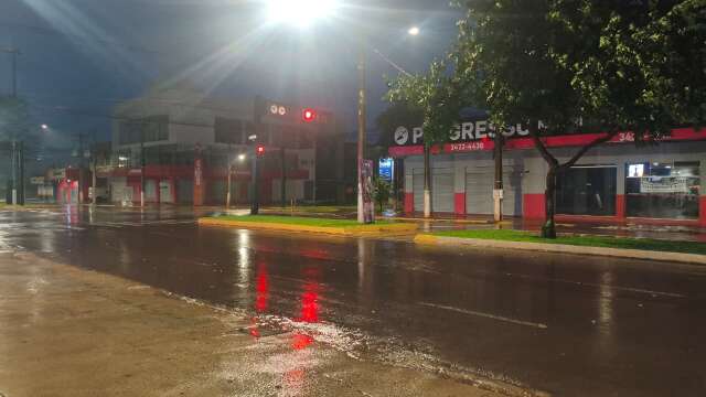 Chuva causa falta de energia em cidades de MS, mas votação segue normalmente