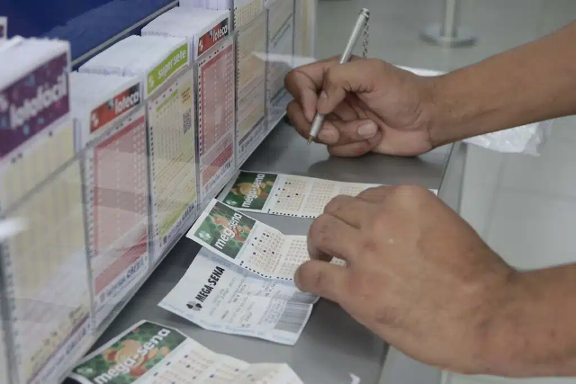 Aposta coletiva de Campo Grande fatura mais de R$ 121 mil na quina da Mega-Sena