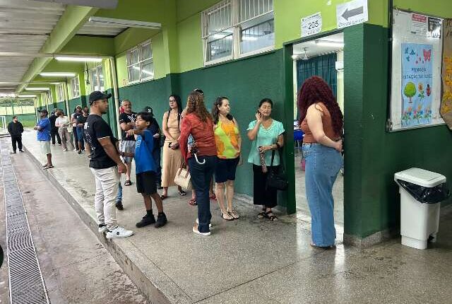 Bermuda, chinelo e boné estão liberados no dia da votação