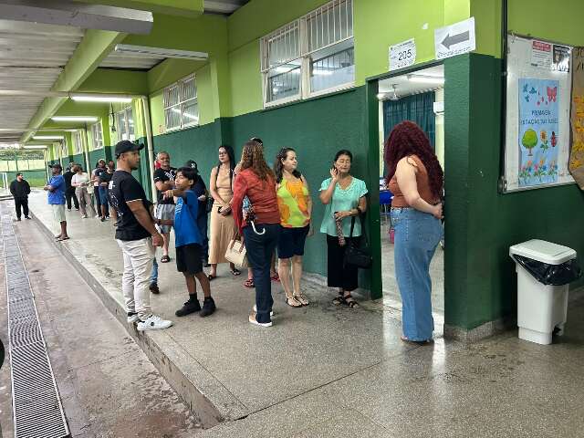 Bermuda, chinelo e boné estão liberados no dia da votação