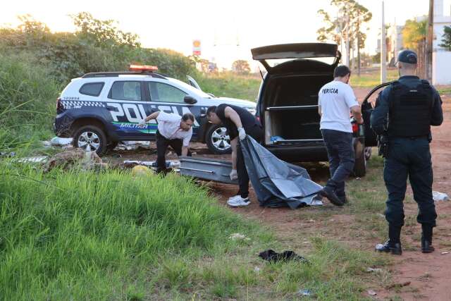 Dupla chega de moto e executa reciclador com cinco tiros em Campo Grande