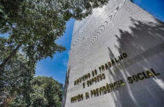 Governo federal avalia criar lista pública de empresas acusadas de assédio eleitoral