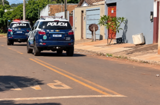 Homem morre após ser agredido com garrafadas durante briga em conveniência no interior