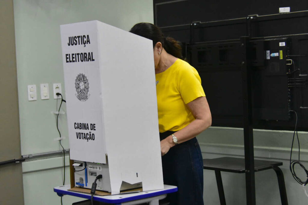 TRE-MS realiza retotalização de votos e Dione Hashioka assume segunda suplência
