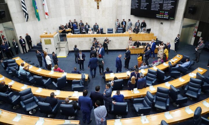 Câmara Municipal de SP tem nove vereadores eleitos deputados e terá nova composição em 2027