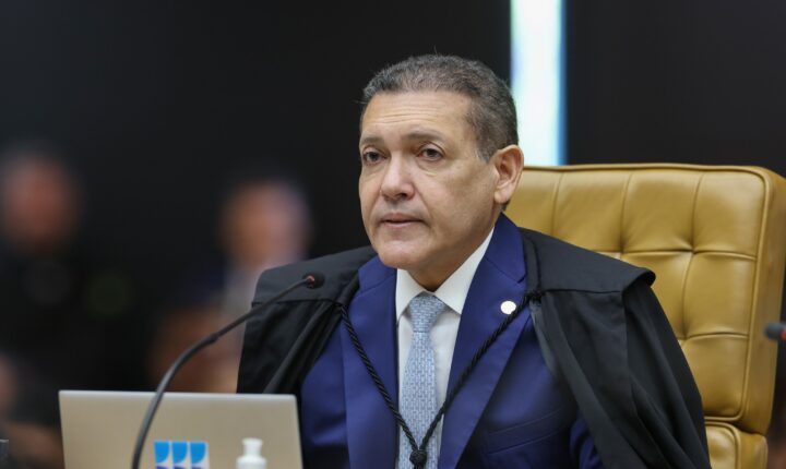 Nunes Marques libera vídeos de Flávio Bolsonaro que associam Lula a Moraes e Lulinha ao Careca do INSS