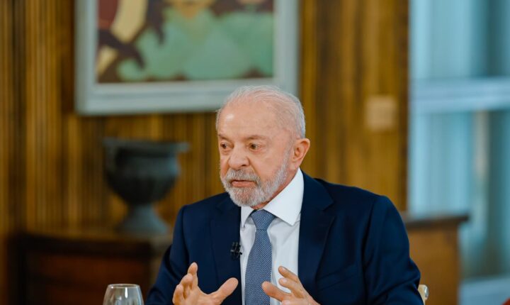 Lula assina medida que garante benefício do INSS a vítimas de violência doméstica por até 6 meses