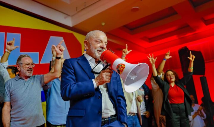 Fã-clubes de artistas pop se mobilizam para reforçar presença de Lula nas redes sociais