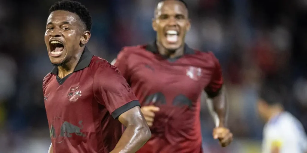 Bragantino vence Cruzeiro e Athletico-PR goleia Chapecoense pelo Brasileirão