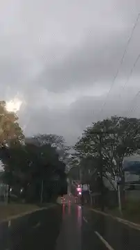 Chuva volta a Campo Grande nesta manhã e previsão indica até 15 mm