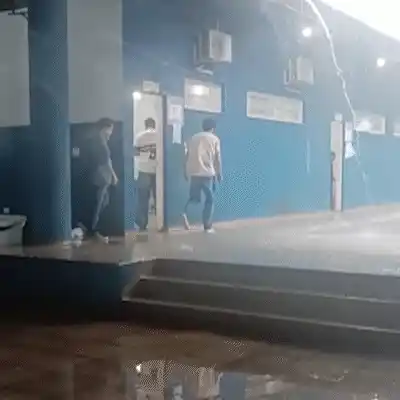 Chuva forte e ventos intensos alagam escolas e tumultuam votação em Campo Grande