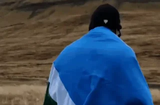 Bandeira de MS chega a cenário de Game of Thrones pelas mãos de piloto em volta ao mundo