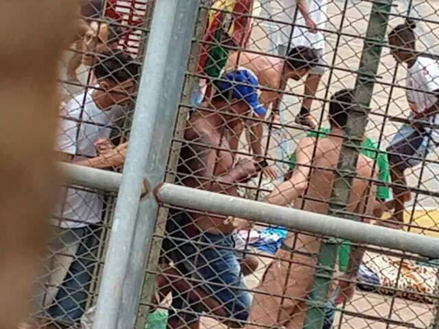 Governo federal cria plano nacional para organizar bloqueio de celulares em presídios