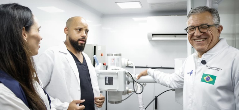 Carreta de cardiologia do programa Agora Tem Especialistas inicia atendimento na Penha