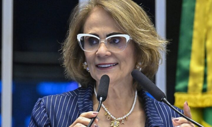 Damares apoia fim da escala 6×1, mas classifica pauta como eleitoreira