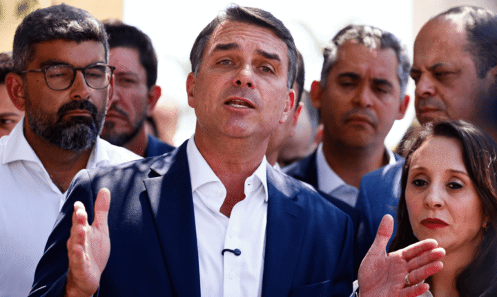 Flávio Bolsonaro declara apoio ao fim da escala 6×1 a um dia da votação no Senado