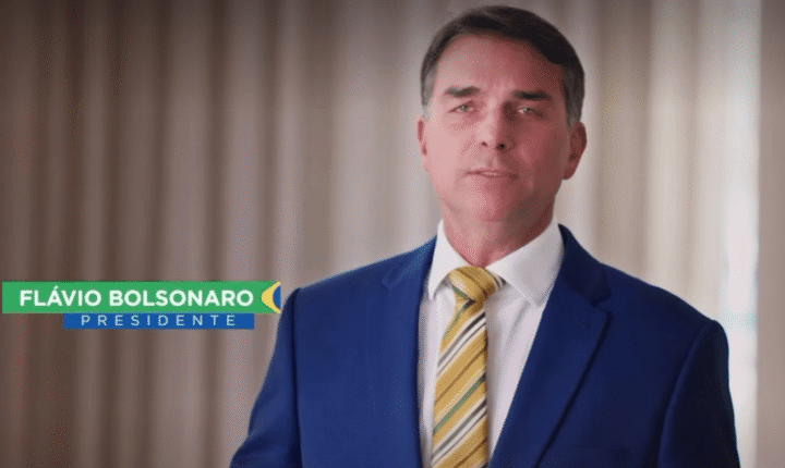 Propaganda eleitoral de Flávio Bolsonaro vai ao ar sem áudio na TV aberta