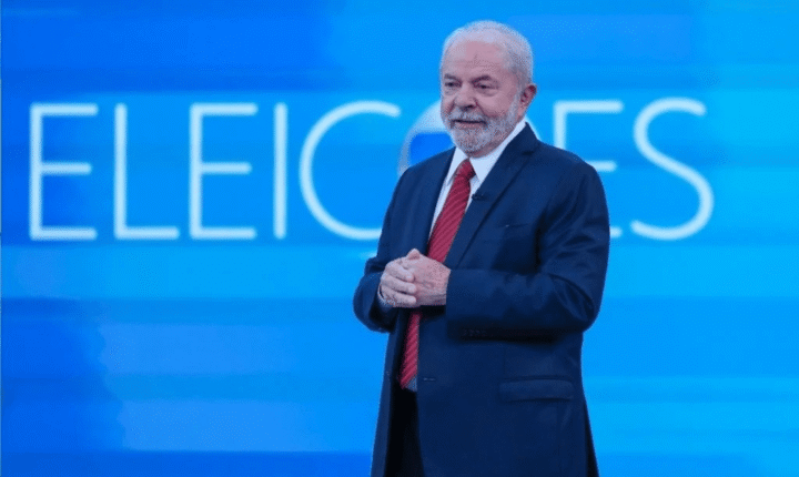 Campanha de Lula projeta presença do presidente em debate presidencial no domingo