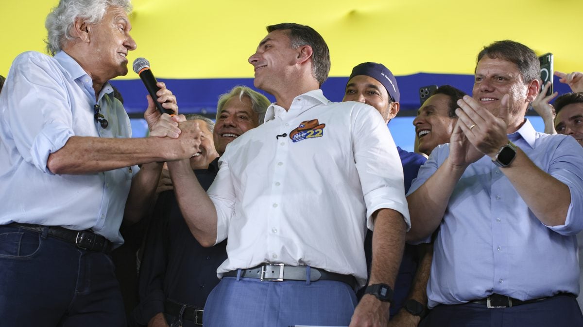 Flávio diz que usará maioria no Congresso para “mudar a Constituição”