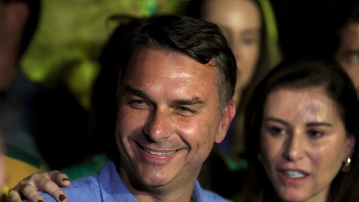 Flávio vence Lula no 1º turno em Estados com maior abstenção