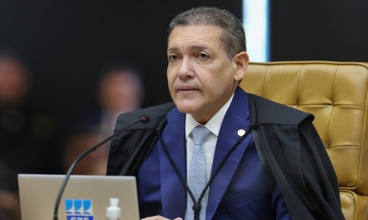 Ao vivo: presidente do TSE faz pronunciamento na véspera do 1º turno