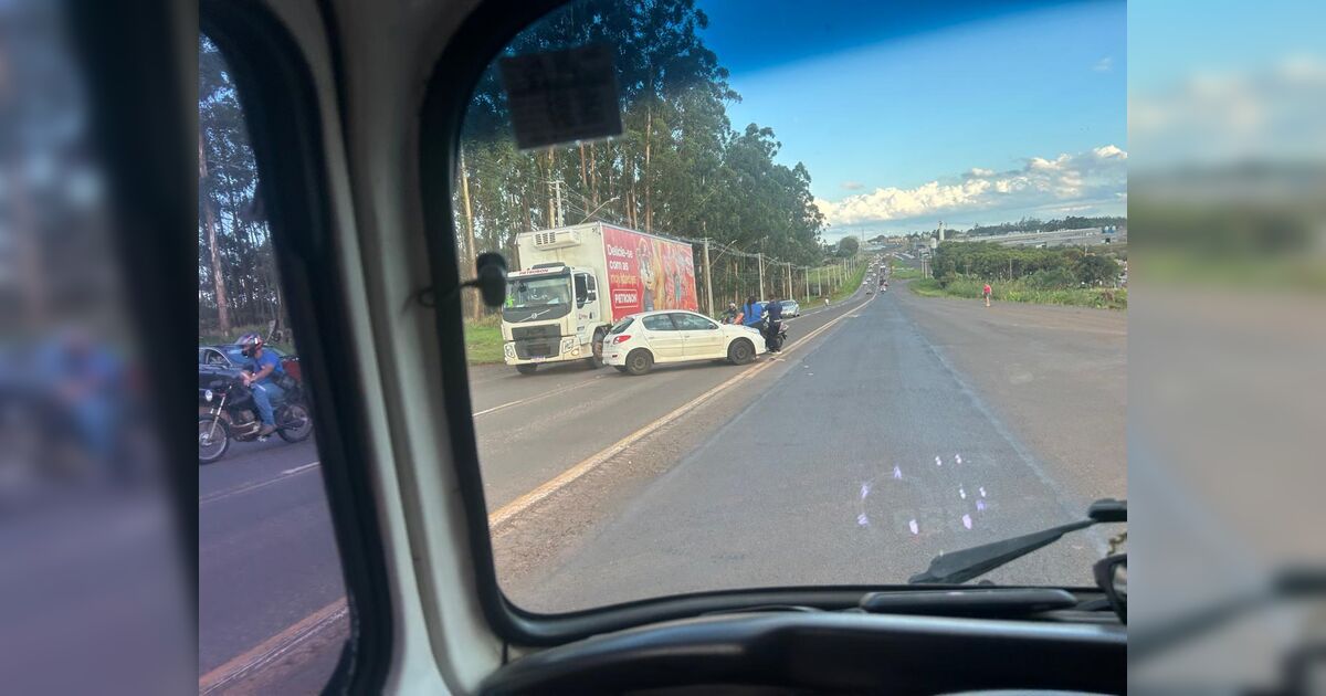 Novo acidente é registrado perto de rotatória em trecho de obras na Avenida Minas Gerais, em Apucarana