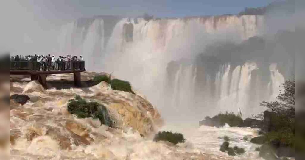 Cataratas do Iguaçu registram volume de água quase cinco vezes maior que a média histórica