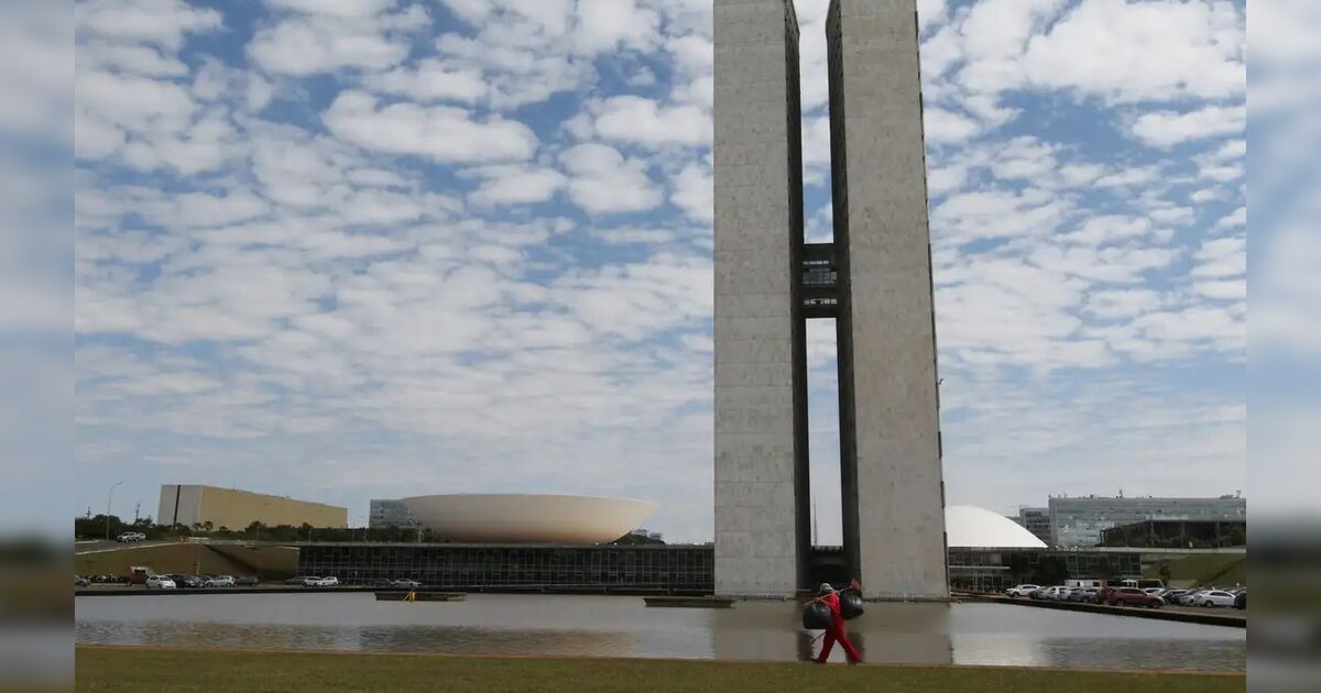 Senado marca para a próxima terça-feira (06) a votação do fim da escala 6×1