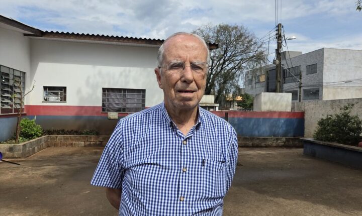 Aos 86 anos, mesário mantém dedicação às eleições em Apucarana