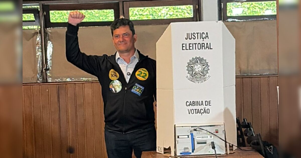 Sergio Moro vota em Curitiba, celebra decisão do TSE sobre Deltan Dallagnol e defende campanha limpa