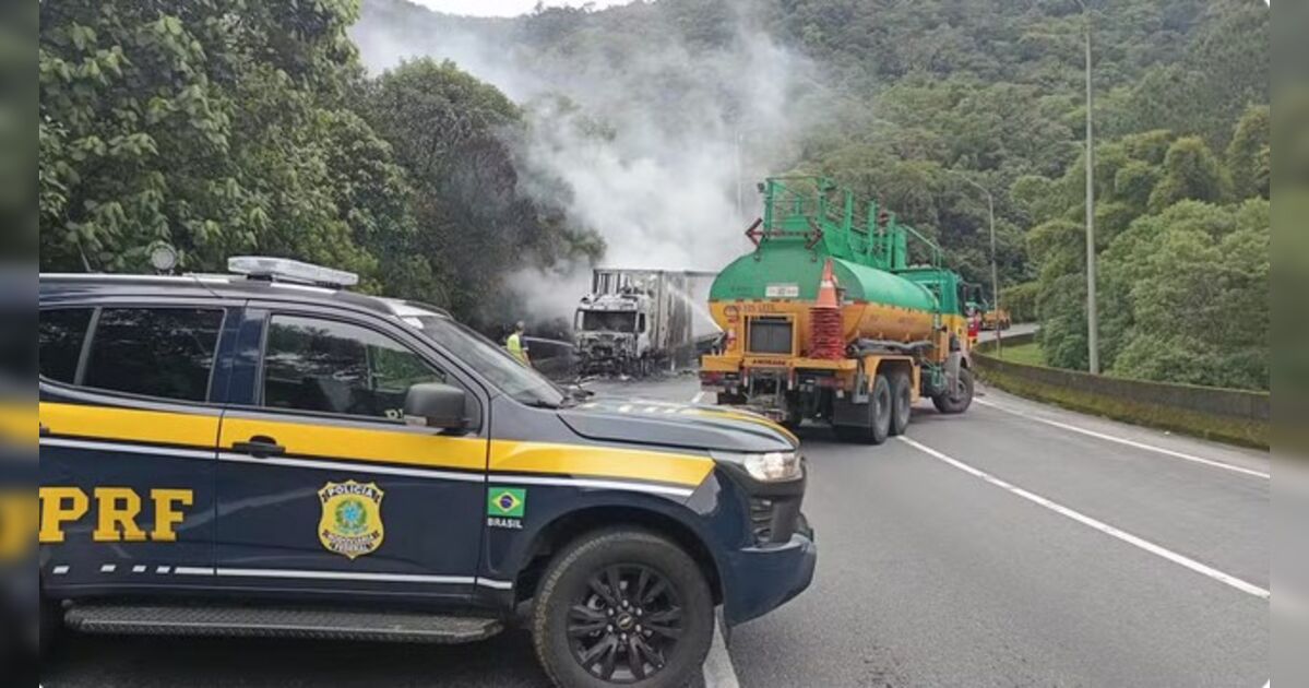 BR-376 sofre interdição total no litoral paranaense após incêndio em veículo de carga