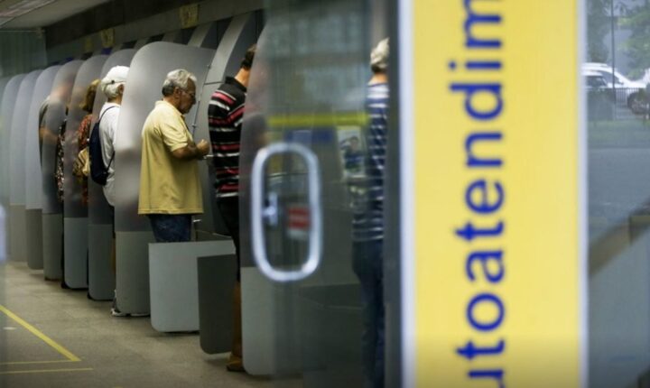Agências bancárias fecham ao público na próxima segunda-feira devido a feriado