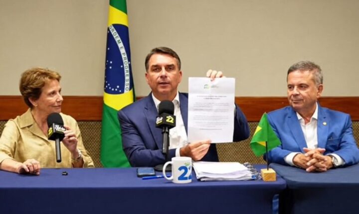 Frente Parlamentar da Agropecuária declara apoio a Flávio Bolsonaro