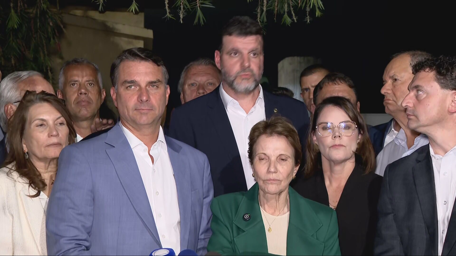 Bancada ruralista anuncia apoio a Flávio Bolsonaro no segundo turno das eleições presidenciais
