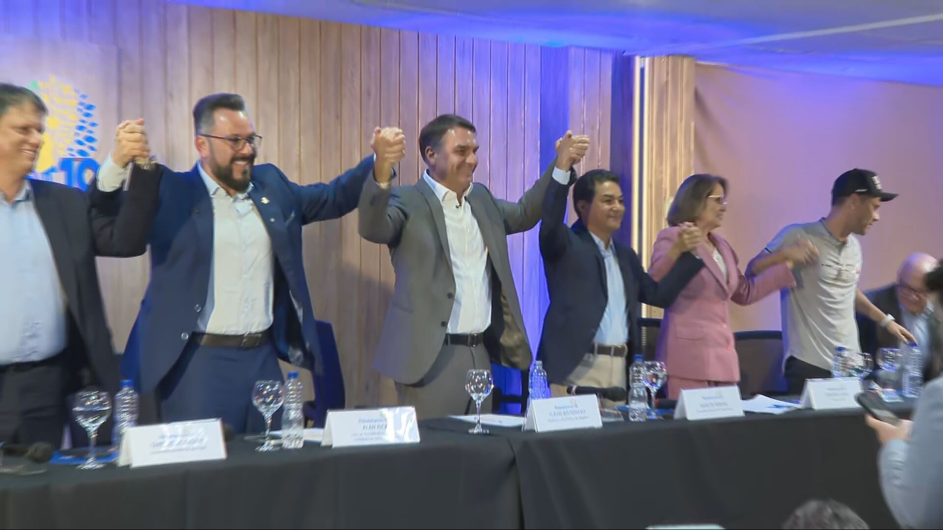 Republicanos declara apoio a Flávio Bolsonaro no segundo turno da eleição presidencial