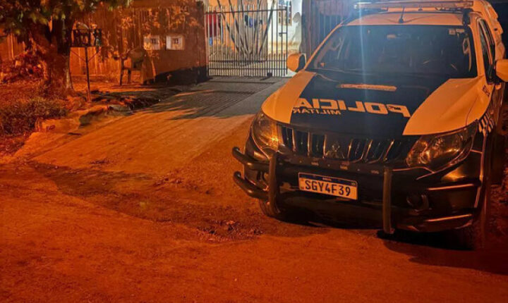 Jovem de 26 anos é morto a tiros por invasores encapuzados na frente da família em Sidrolândia