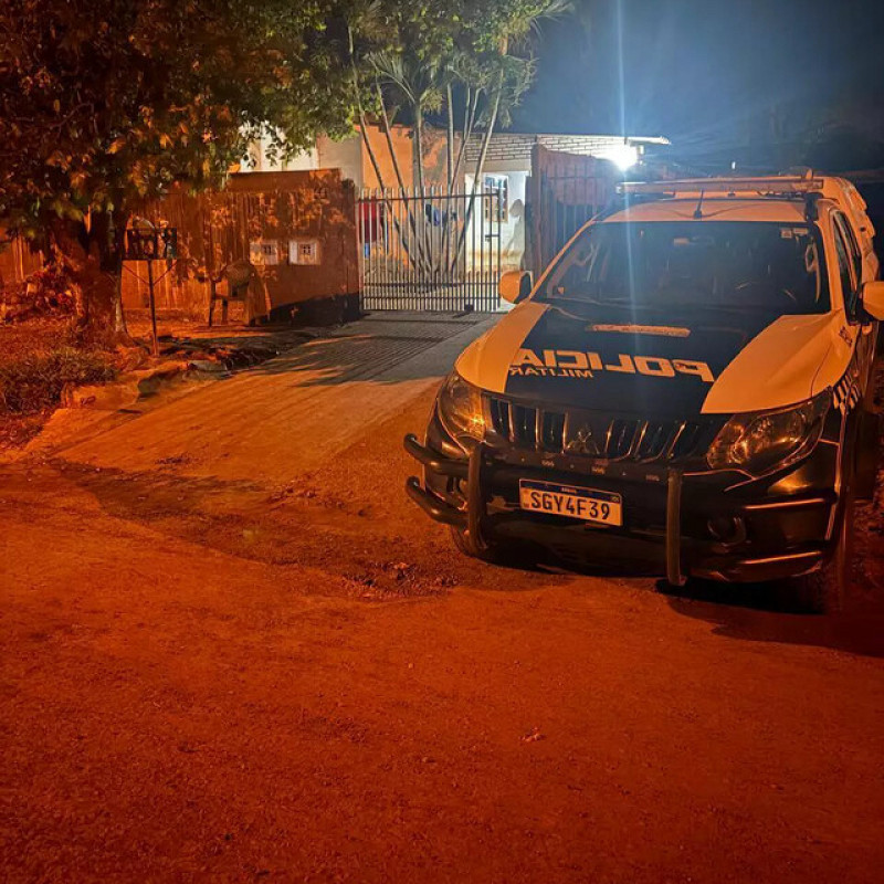 Jovem de 26 anos é morto a tiros por invasores encapuzados na frente da família em Sidrolândia