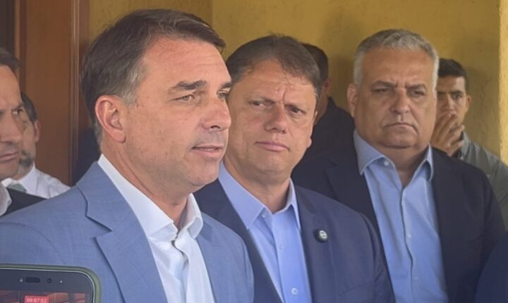 Flávio diz que negocia com Republicanos e Tarcísio articula apoio