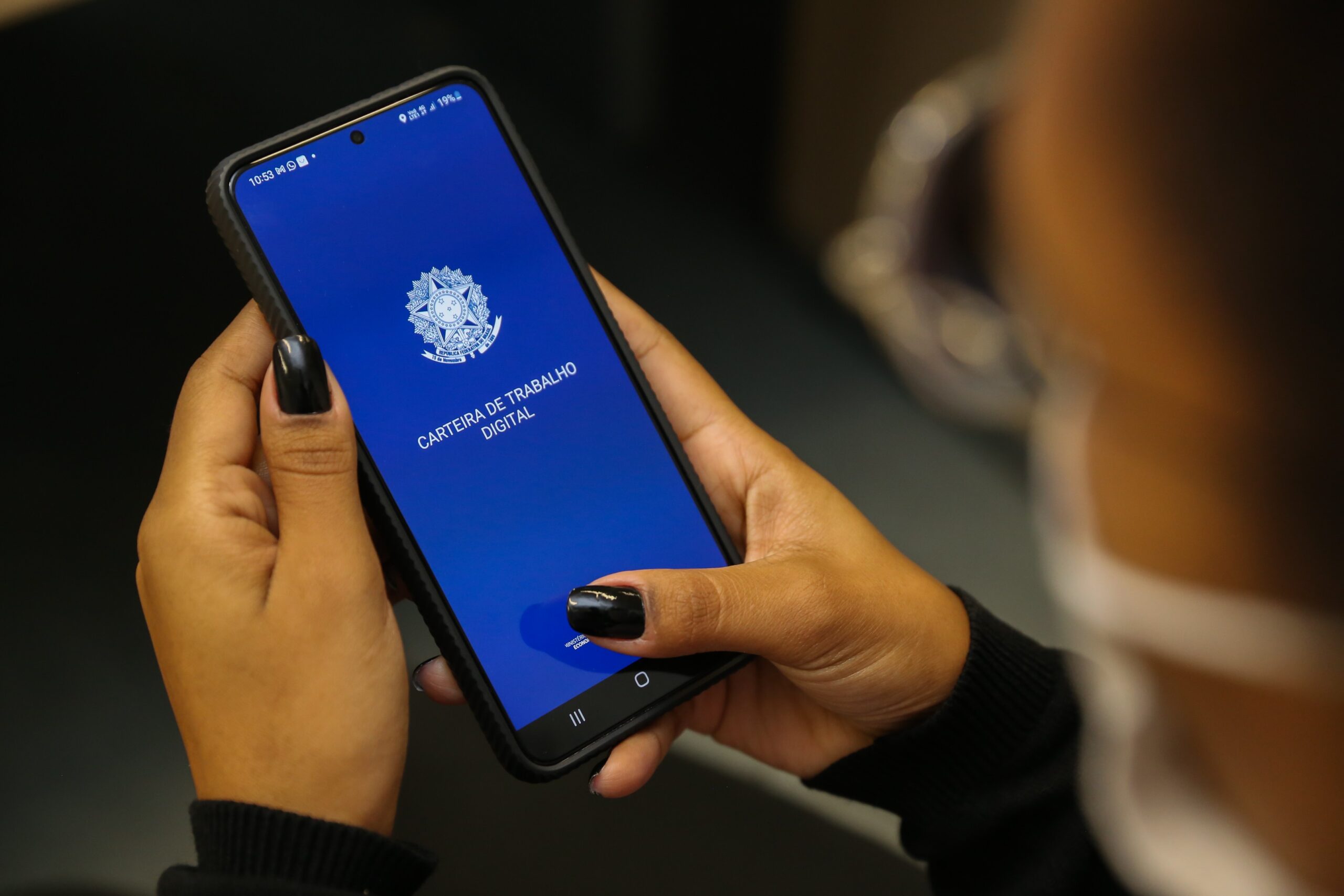 Fim da 6×1: Senado começa discussão com defesa de PEC e ausência da maioria dos senadores do PL