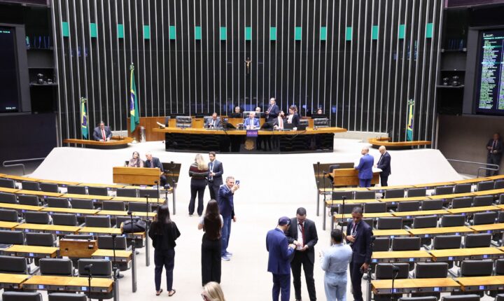 Câmara terá 35,7% de deputados federais em primeiro mandato, menor percentual em quatro eleições